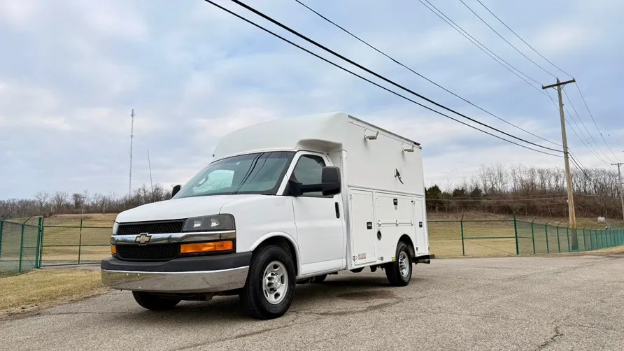 White 2017 Chevrolet Express Commercial Cutaway 3500 Van 139" for sale in Dayton, OH