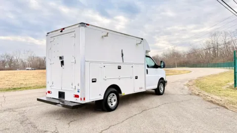 More photos of 2017 Chevrolet Express Commercial Cutaway 3500 Van 139" at Dayton Work Trucks, OH