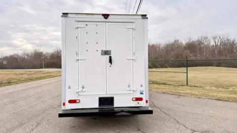 More photos of 2017 Chevrolet Express Commercial Cutaway 3500 Van 139" at Dayton Work Trucks, OH