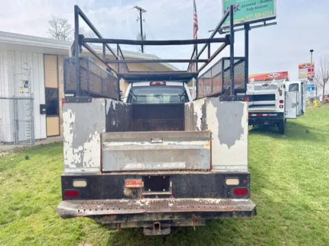 More photos of 2015 Chevrolet Silverado 3500HD Built After Aug 14 2WD Crew Cab 171.5" WB, 59.06" CA WT at Dayton Work Trucks, OH
