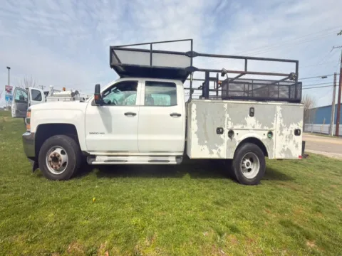 Photos of 2015 Chevrolet Silverado 3500HD Built After Aug 14 2WD Crew Cab 171.5" WB, 59.06" CA WT for sale in Dayton, OH at Dayton Work Trucks