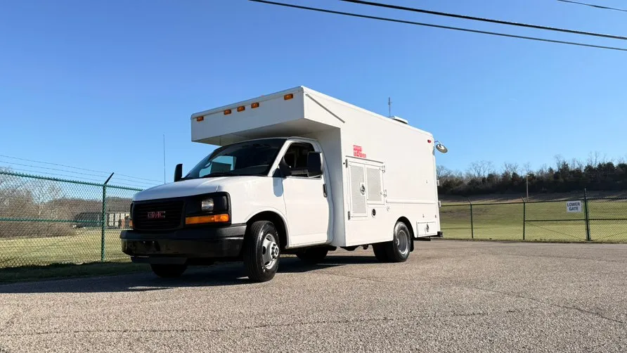 White 2009 GMC Savana Cutaway RWD 3500 139" WB Work Van for sale in Dayton, OH