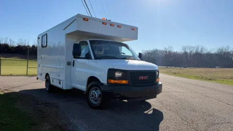 White 2009 GMC Savana Cutaway RWD 3500 139" WB Work Van for sale in Dayton, OH
