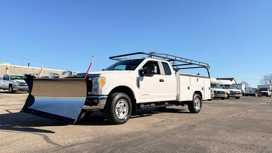 White 2017 Ford Super Duty F-350 SRW XL 4WD SuperCab 168" WB 60" CA for sale in Dayton, OH