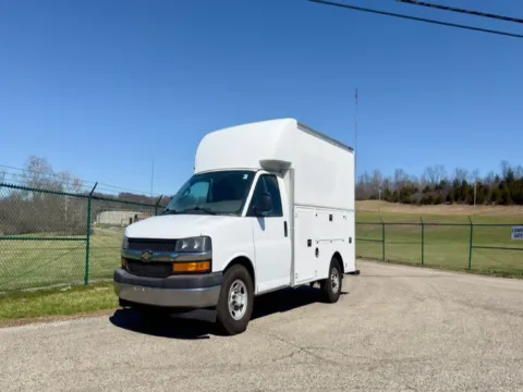 White 2017 Chevrolet Express Commercial Cutaway 3500 Van 139" for sale in Dayton, OH