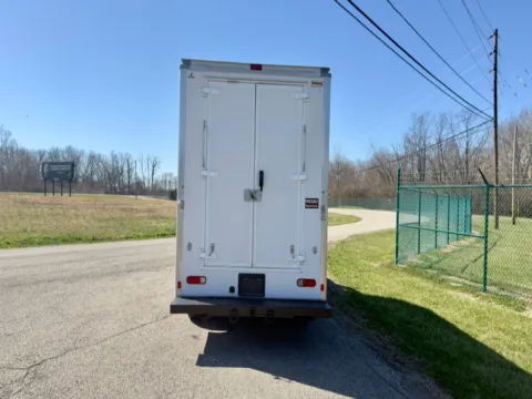 More photos of 2017 Chevrolet Express Commercial Cutaway 3500 Van 139" at Dayton Work Trucks, OH