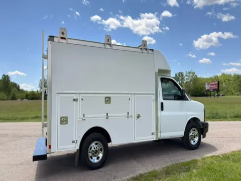 More photos of 2017 GMC Savana Commercial Cutaway 3500 Van 139" at Dayton Work Trucks, OH