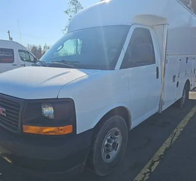 White 2017 GMC Savana Commercial Cutaway 3500 Van 139" for sale in Dayton, OH