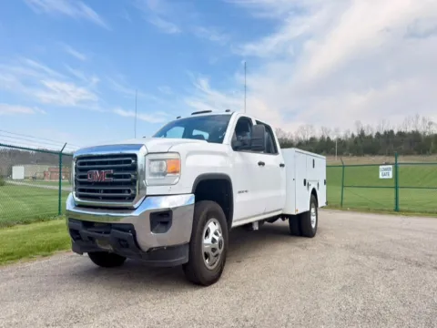 White 2015 GMC Sierra 3500HD available WiFi 2WD Crew Cab 171.5" WB, 59.06" CA for sale in Dayton, OH