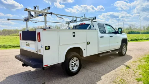 More photos of 2019 GMC Sierra 2500HD 4WD Double Cab 158.1" at Dayton Work Trucks, OH