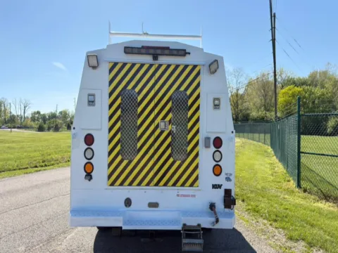 More photos of 2013 Chevrolet Silverado 3500HD 4WD Reg Cab 137.5" WB, 59.8" CA WT at Dayton Work Trucks, OH