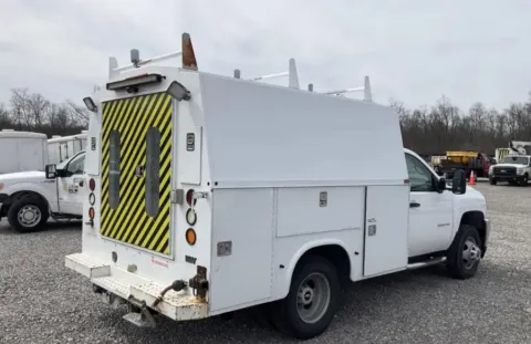 Another view of 2013 Chevrolet Silverado 3500HD 4WD Reg Cab 137.5" WB, 59.8" CA WT for sale in Dayton, OH at Dayton Work Trucks