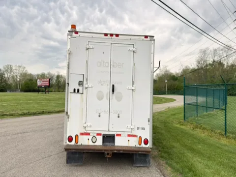 More photos of 2011 Ford Econoline Commercial Cutaway E-350 Super Duty 176" DRW at Dayton Work Trucks, OH
