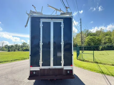 More photos of 2019 Chevrolet Express Commercial Cutaway 3500 Van 139" at Dayton Work Trucks, OH