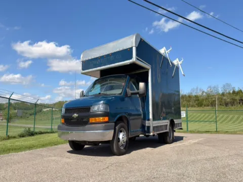 Blue 2019 Chevrolet Express Commercial Cutaway 3500 Van 139" for sale in Dayton, OH