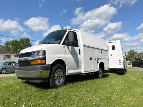 White 2019 Chevrolet Express Commercial Cutaway 3500 Van 139" for sale in Dayton, OH