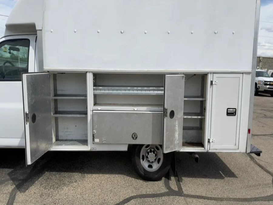 More photos of 2008 Chevrolet Express Commercial Cutaway 139" WB C6Y SRW at Dayton Work Trucks, OH