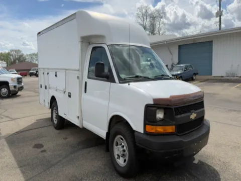 White 2008 Chevrolet Express Commercial Cutaway 139" WB C6Y SRW for sale in Dayton, OH