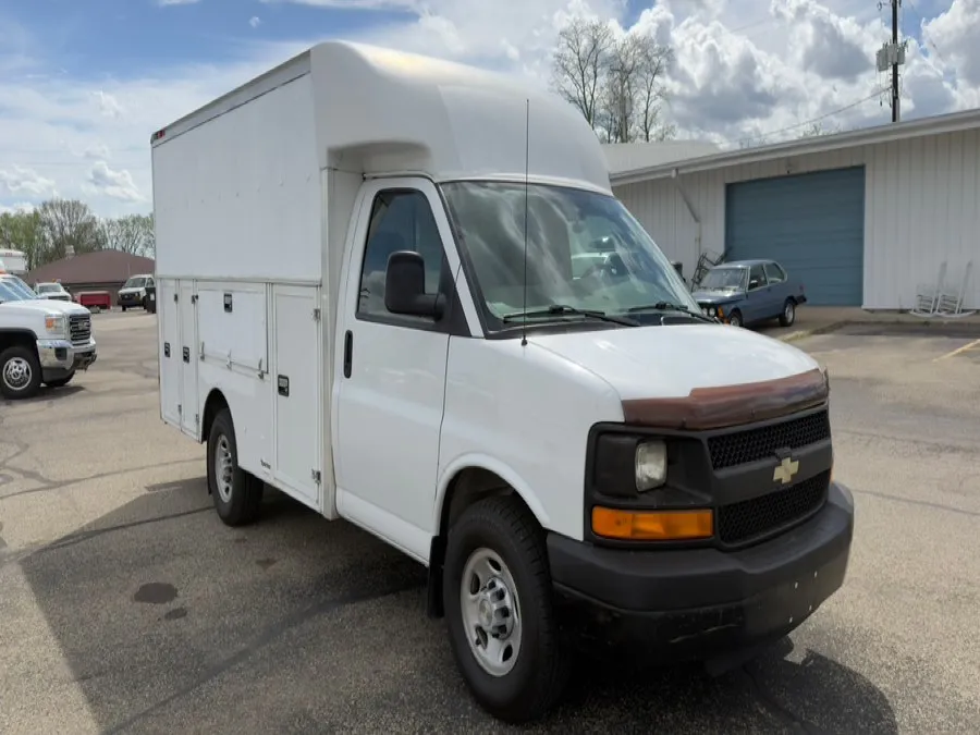 2008 Chevrolet Express's photo