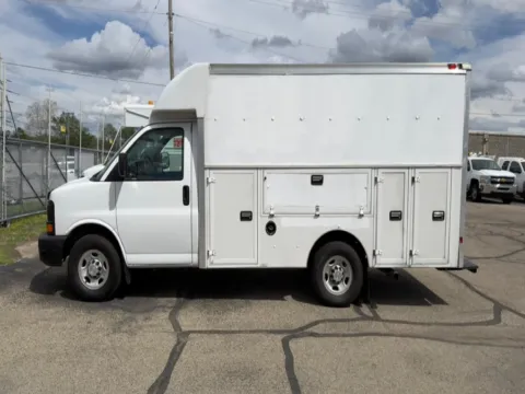 Photos of 2008 Chevrolet Express Commercial Cutaway 139" WB C6Y SRW for sale in Dayton, OH at Dayton Work Trucks