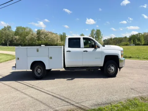 More photos of 2019 Chevrolet Silverado 3500HD CC 4WD Crew Cab 171.5" WB, 59.06" CA WT at Dayton Work Trucks, OH