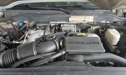 More photos of 2019 Chevrolet Silverado 3500HD CC 4WD Crew Cab 171.5" WB, 59.06" CA WT at Dayton Work Trucks, OH