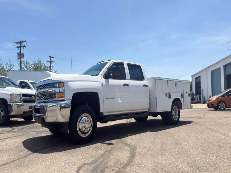 2019 Chevrolet Silverado HD WT 4WD Crew Cab 171.5" WB's photo