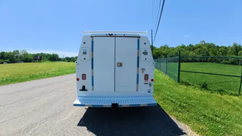 More photos of 2020 Chevrolet Express Commercial Cutaway 3500 Van 139" at Dayton Work Trucks, OH