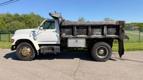 Photos of 1998 Ford F700 139" WB C7L DRW for sale in Dayton, OH at Dayton Work Trucks
