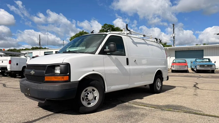 White 2015 Chevrolet Express Cargo Van RWD 2500 135" for sale in Dayton, OH