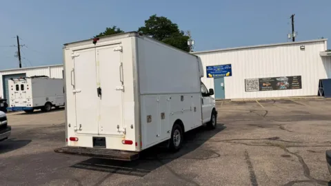 More photos of 2016 GMC Savana Commercial Cutaway 3500 Van 139" at Dayton Work Trucks, OH