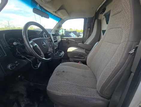 More photos of 2016 GMC Savana Commercial Cutaway 3500 Van 139" at Dayton Work Trucks, OH
