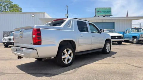 More photos of 2011 Chevrolet Avalanche 2WD Crew Cab LS at Dayton Work Trucks, OH