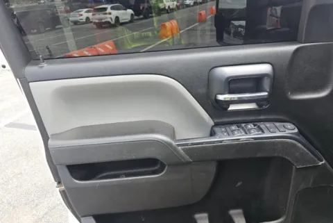 More photos of 2019 Chevrolet Silverado 3500 HD CC 2WD Crew Cab 171.5" WB, 59.06" CA WT at Dayton Work Trucks, OH