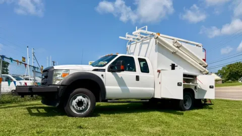 White 2016 Ford Super Duty F-550 DRW 2WD SuperCab 162" WB 60" CA XLT for sale in Dayton, OH