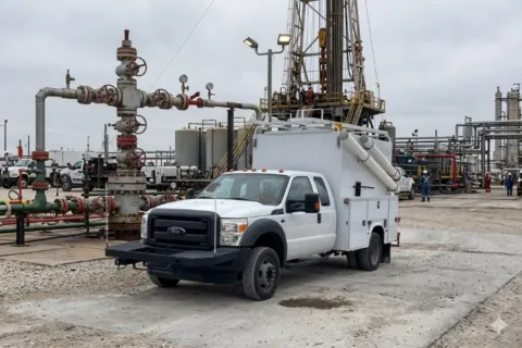 White 2016 Ford Super Duty F-550 DRW 2WD SuperCab 162" WB 60" CA XLT for sale in Dayton, OH