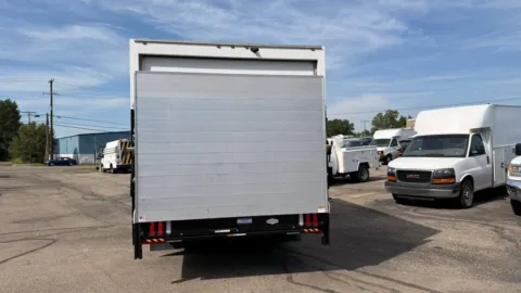 More photos of 2020 GMC Savana Commercial Cutaway 3500 Van 177" at Dayton Work Trucks, OH