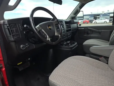 More photos of 2018 Chevrolet Express Commercial Cutaway 3500 Van 139" at Dayton Work Trucks, OH