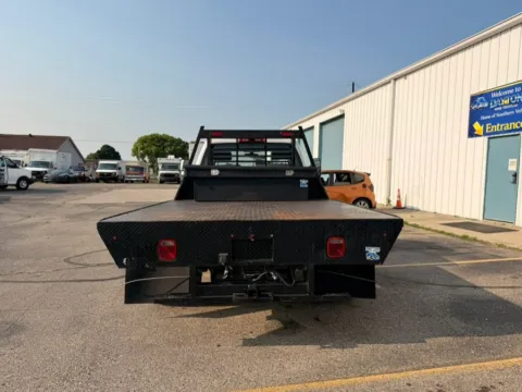 More photos of 2017 Chevrolet Silverado 3500 HD 2WD Reg Cab 137.5" WB, 59.06" CA WT at Dayton Work Trucks, OH