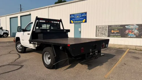 Another view of 2017 Chevrolet Silverado 3500 HD 2WD Reg Cab 137.5" WB, 59.06" CA WT for sale in Dayton, OH at Dayton Work Trucks