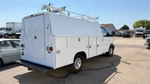 More photos of 2017 Chevrolet Express Commercial Cutaway 3500 Van 139" at Dayton Work Trucks, OH