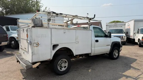 More photos of 2005 Chevrolet Silverado 2500 HD Reg Cab 133" WB Work Truck at Dayton Work Trucks, OH