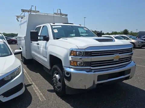 Photos of 2018 Chevrolet Silverado 3500HD 4WD Crew Cab 171.5" WB, 59.06" CA WT for sale in Dayton, OH at Dayton Work Trucks