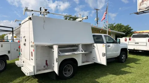 Another view of 2018 Chevrolet Silverado 3500 HD 4WD Crew Cab 171.5" WB, 59.06" CA WT for sale in Dayton, OH at Dayton Work Trucks