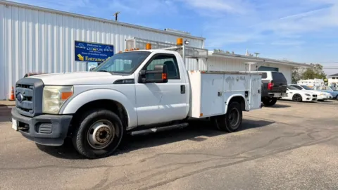 White 2013 Ford Super Duty F-350 DRW 2WD Reg Cab 141" WB 60" CA XLT for sale in Dayton, OH