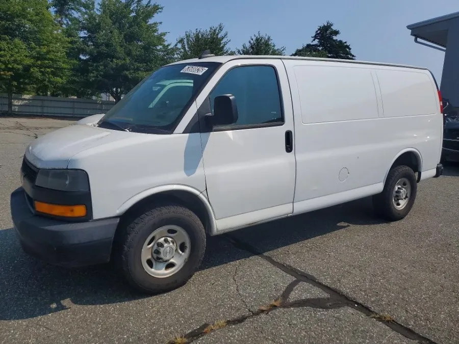 White 2019 Chevrolet Express Cargo Van RWD 2500 135" for sale in Dayton, OH