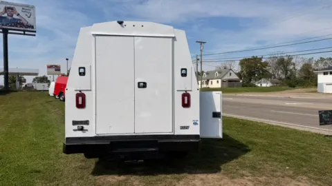 More photos of 2021 Chevrolet Express Commercial Cutaway 3500 Van 159" at Dayton Work Trucks, OH