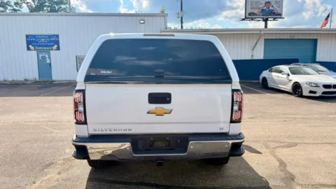 More photos of 2014 Chevrolet Silverado 1500 4WD Crew Cab 153.0" LT w/2LT at Dayton Work Trucks, OH