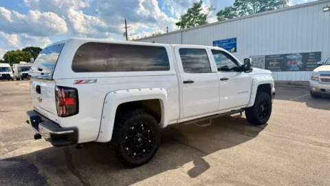 More photos of 2014 Chevrolet Silverado 1500 4WD Crew Cab 153.0" LT w/2LT at Dayton Work Trucks, OH