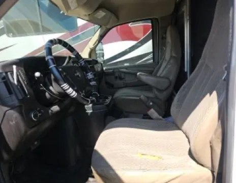 More photos of 2009 GMC Savana Cutaway RWD 3500 139" WB Work Van at Dayton Work Trucks, OH
